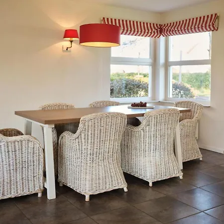 Villa Spacious With A Garden, At 800 M From The Sea *