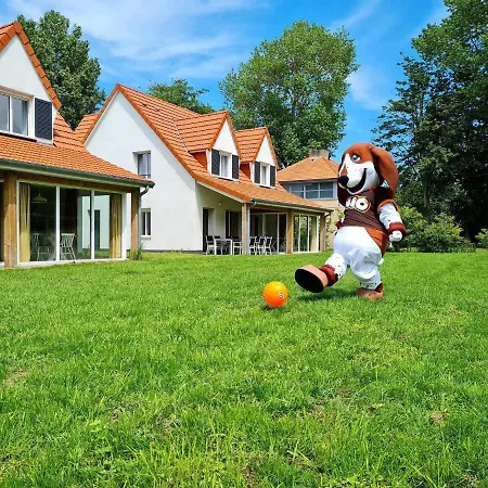 Villa Spacious With A Garden, At 800 M From The Sea *
